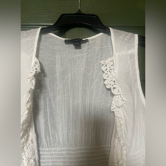 Cottage Core Dainty w crochet lace Feminine Vest - Picture 2 of 5